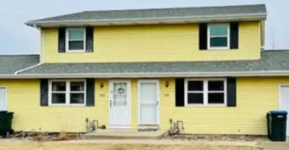 Primary Photo - 1352 W Hiawatha Dr