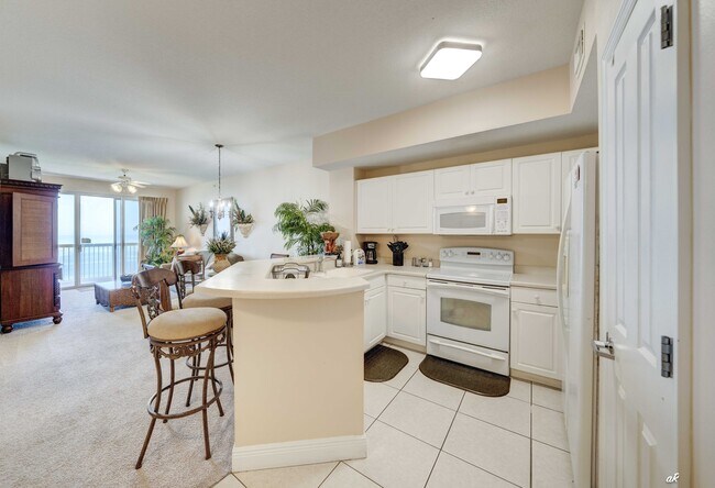 Foto del edificio - 17757 Front Beach Rd