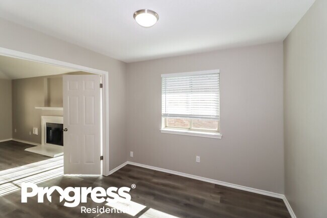 Foto del edificio - 2404 Clearwater Trail