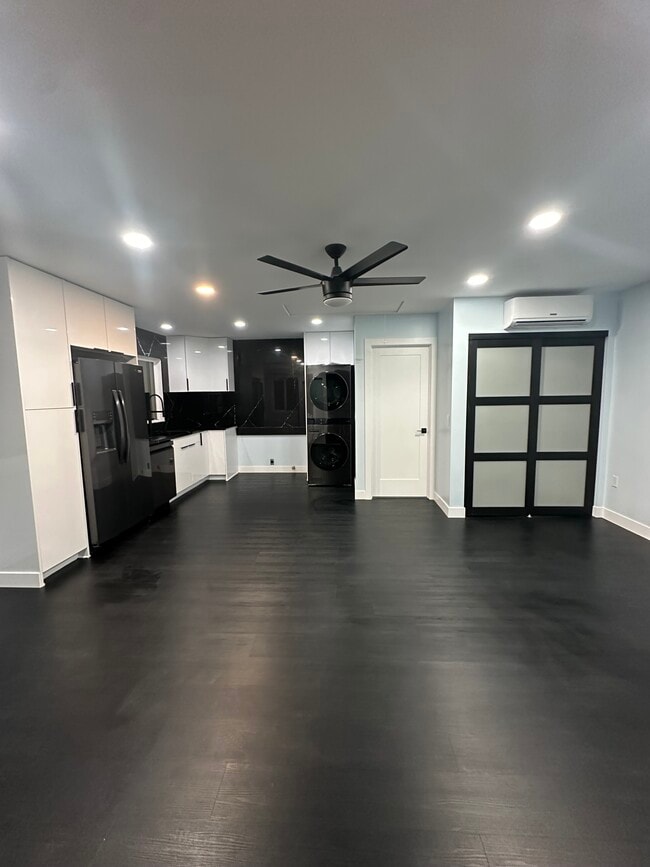 Foto del edificio - 4068 Armstrong St