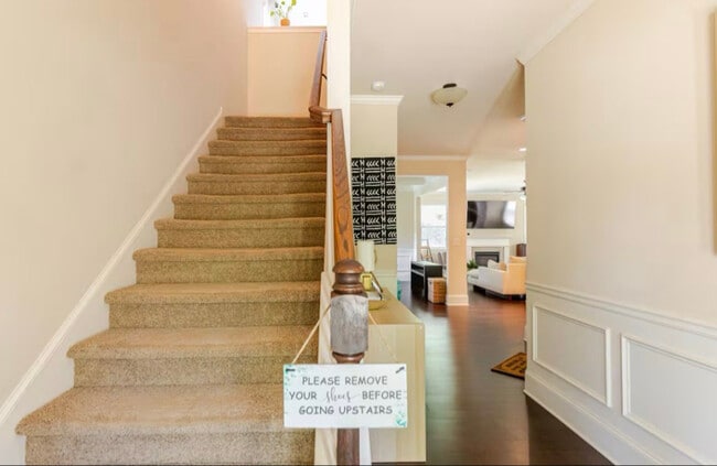 Foto del edificio - 6254 Waverly Ln