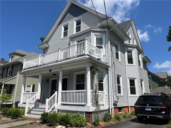 Building Photo - 224 Rochambeau Ave