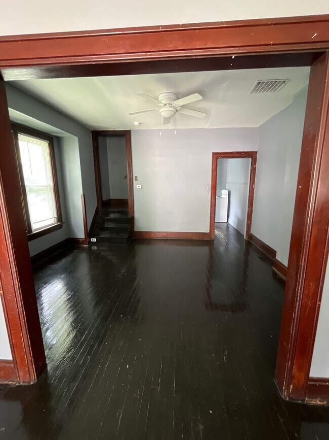 Foto del edificio - 457-459 E Woodrow Ave