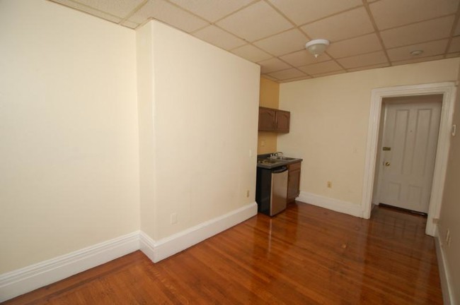 Building Photo - 507 Beacon St