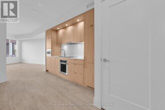 Building Photo - 259 The Kingsway