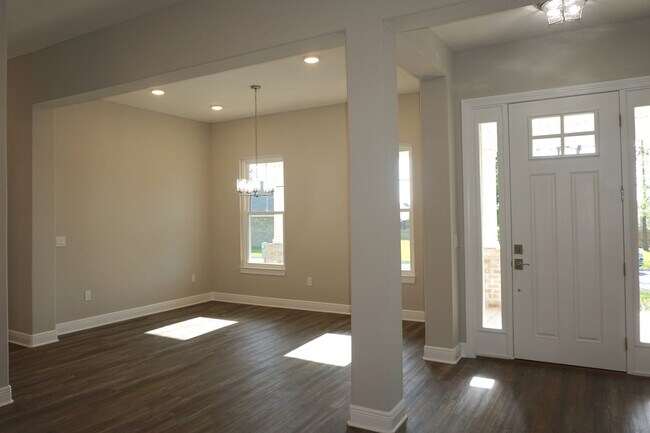 Building Photo - MAJESTIC home in The Preserve of Milton, FL