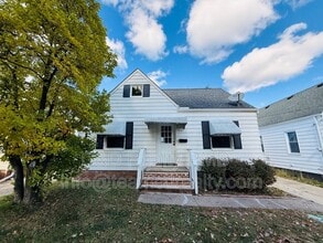 Building Photo - 19161 Raymond St