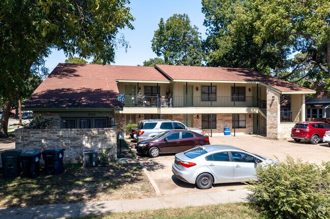 Foto del edificio - Austin Condominiums