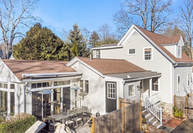 Building Photo - 29 Cottage St