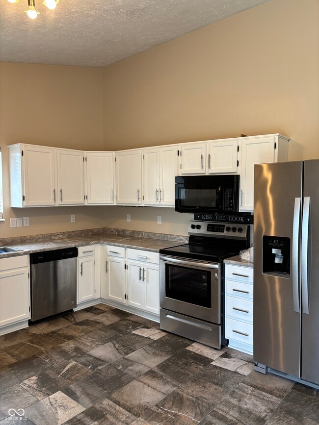 Building Photo - 10248 Stillwell Dr