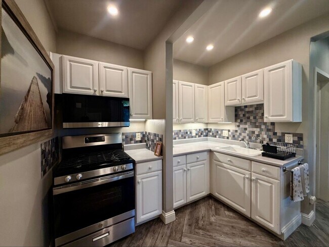 Foto del edificio - Hidden Gem – Remodeled 1 Bedroom in Monterey