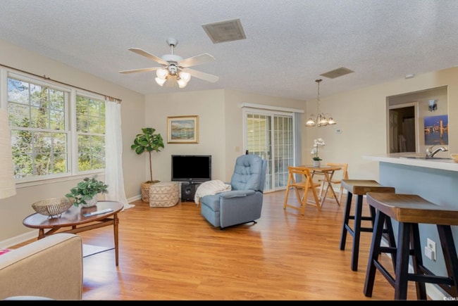 Photo - 1350 McMaster Dr Apartment