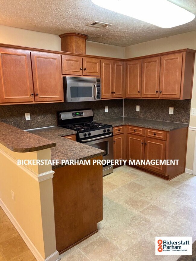 Building Photo - Located In the Midland Area !!