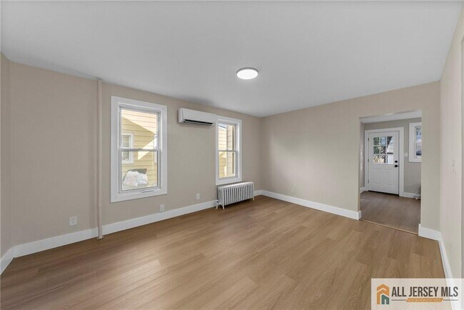 Foto del edificio - 1608 Brunswick Ave