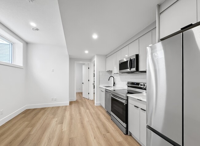 Building Photo - 4123-41217 17 Ave SW