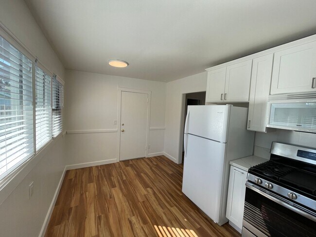 Building Photo - 84 Barham Ave