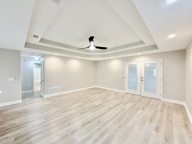 Building Photo - Stunning 4-Bedroom Pool Home