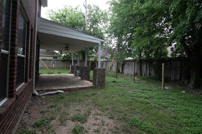 Foto del edificio - 3603 Lauderwood Ln