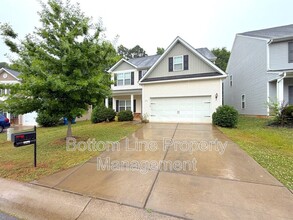 Building Photo - 1321 Waylon Ave