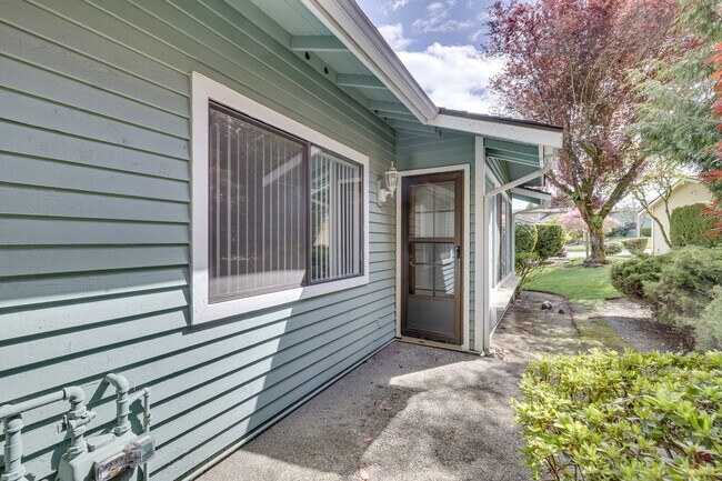 Foto del edificio - 2 Bedroom Rambler Style Condo in Mill Creek!