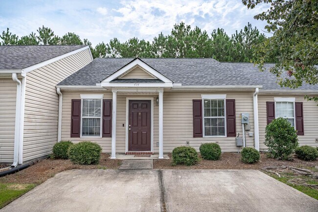 Foto del edificio - 414 Elders Pond Cir