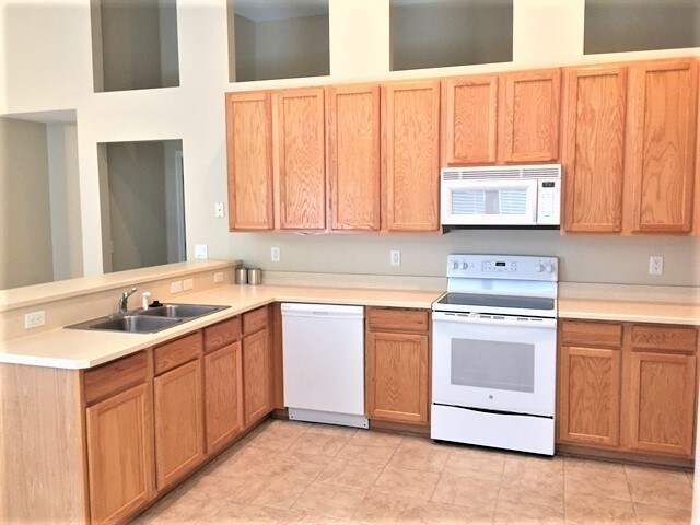 Foto del edificio - 636 Longcrest Ln