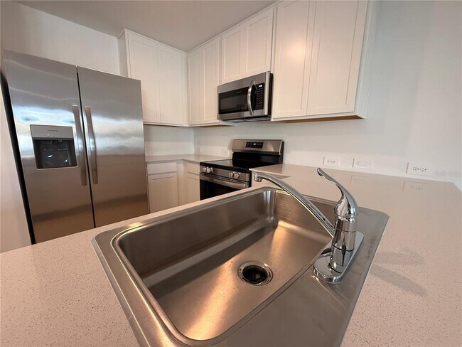 Foto del edificio - 874 Lynx St