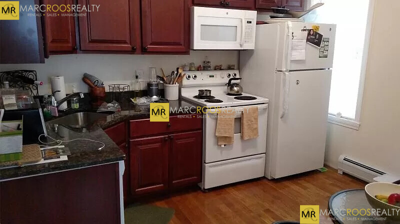 Primary Photo - 10 Leverett St
