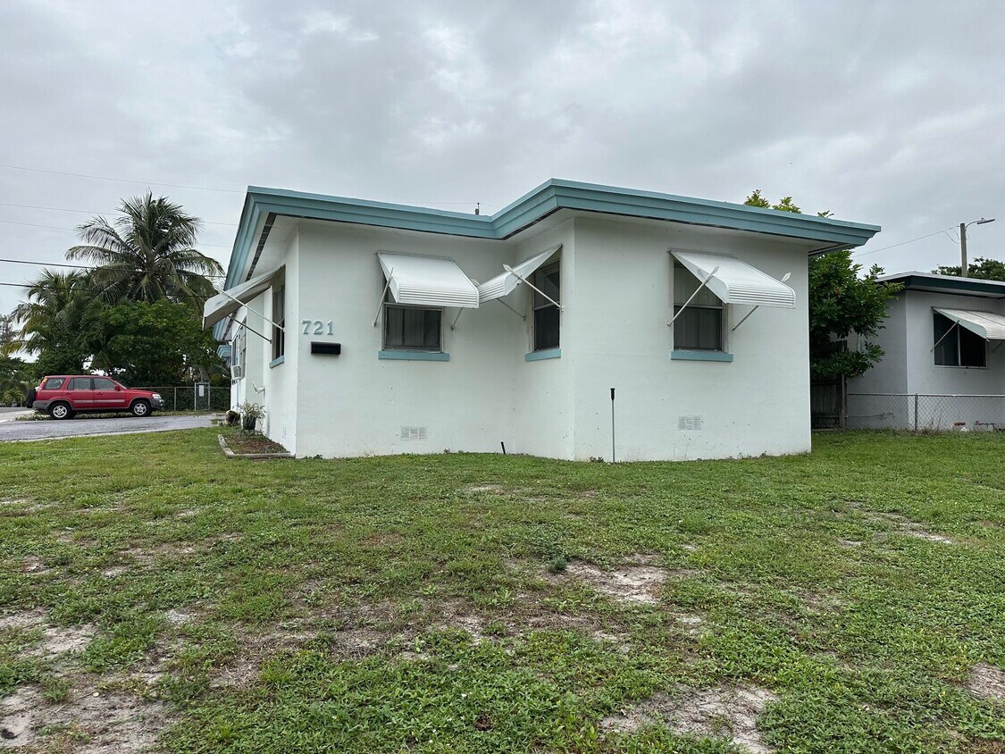 Primary Photo - 721 N A St