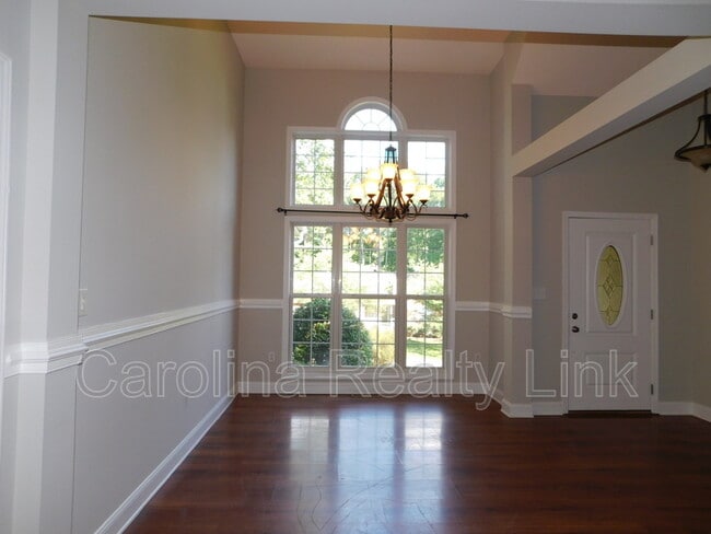 Foto del edificio - 235 Harbor Landing Dr