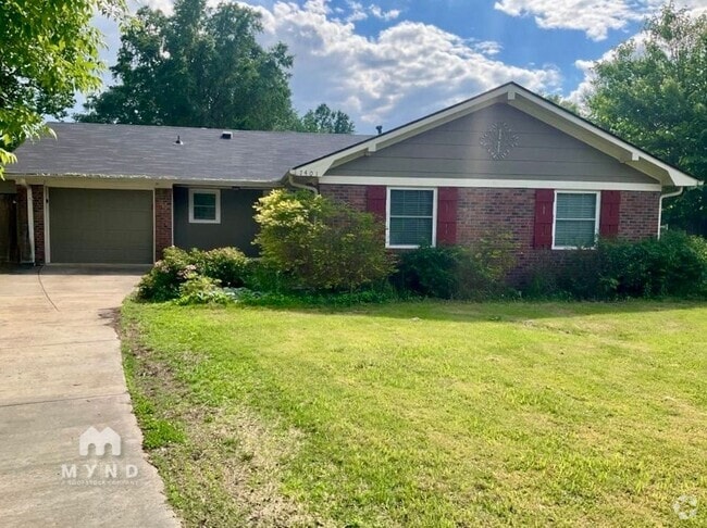Building Photo - 7401 Briarwood Cove