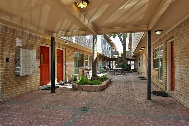 Building Photo - 1416 Hawthorne St