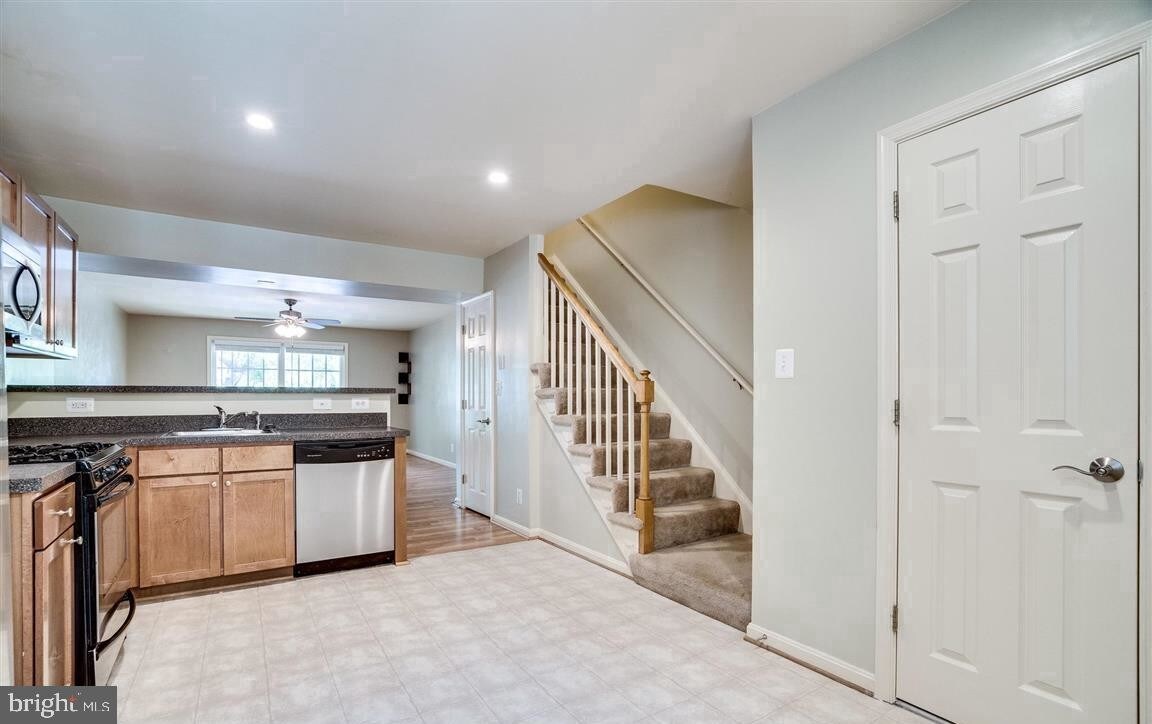 1411 N Van Dorn St Unit B, Alexandria, VA 22304 Condo for Rent in