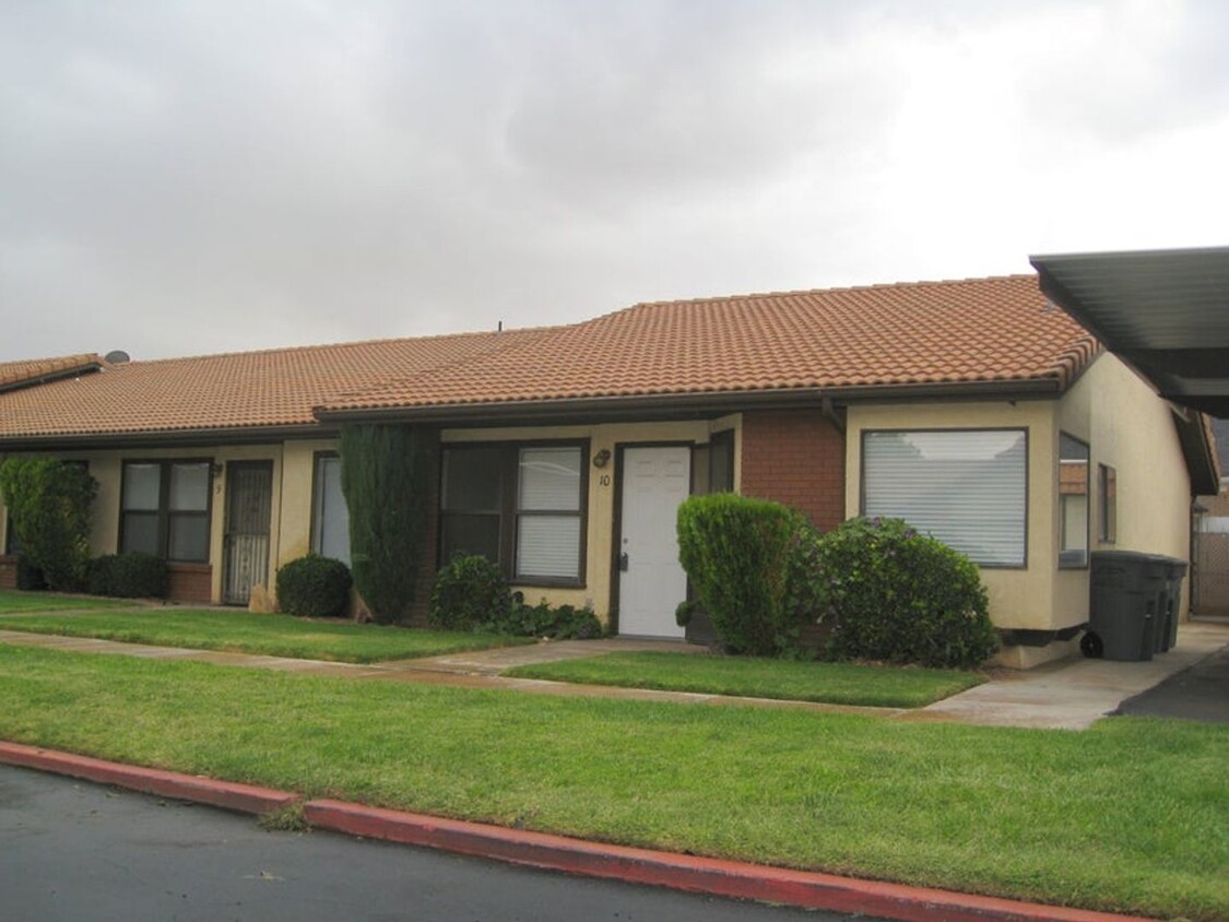 Primary Photo - Beautiful home in Wintercrest!!