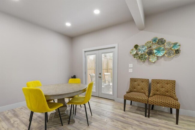 Foto del edificio - 24700 Whitney Dr