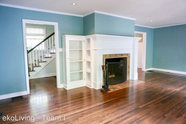 Building Photo - 3 br, 1.5 bath House - 2860 SW Fern Street