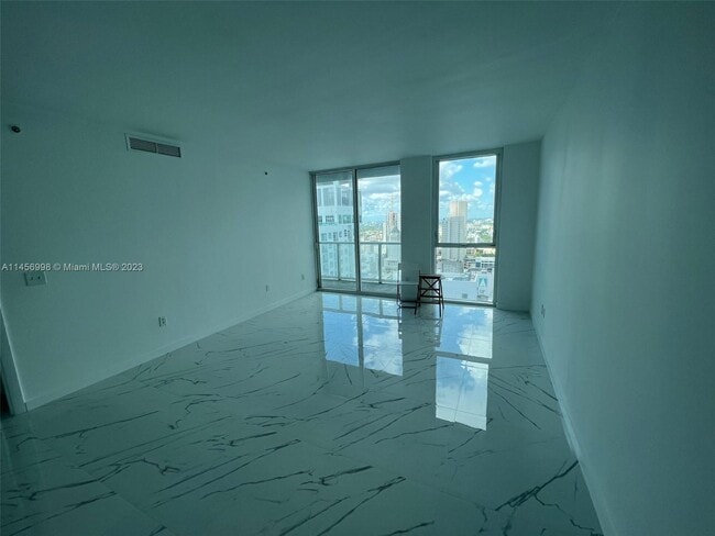 Foto del edificio - 253 NE 2nd St