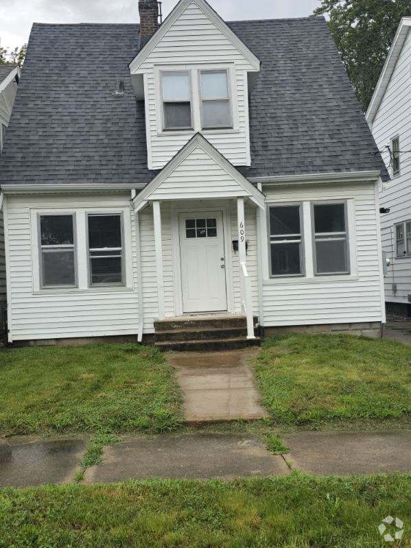 Building Photo - 609 W Willcox Ave