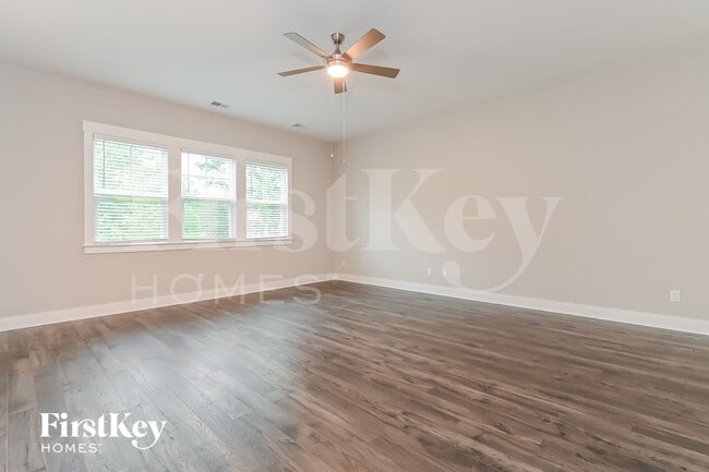 Building Photo - 114 Pecan Dr