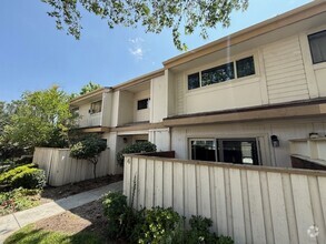 Building Photo - 10141 Arleta Ave
