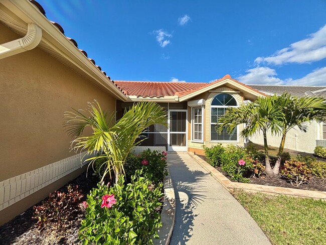 Building Photo - Charming 2 Bed, 2 Bath Home with Den in Fo...