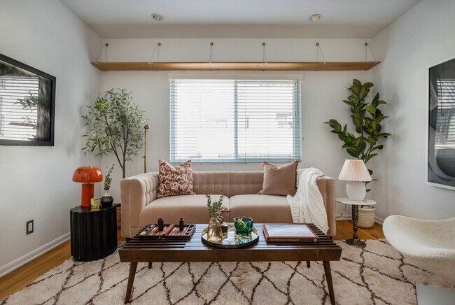 Foto del edificio - 122 Thornton Pl