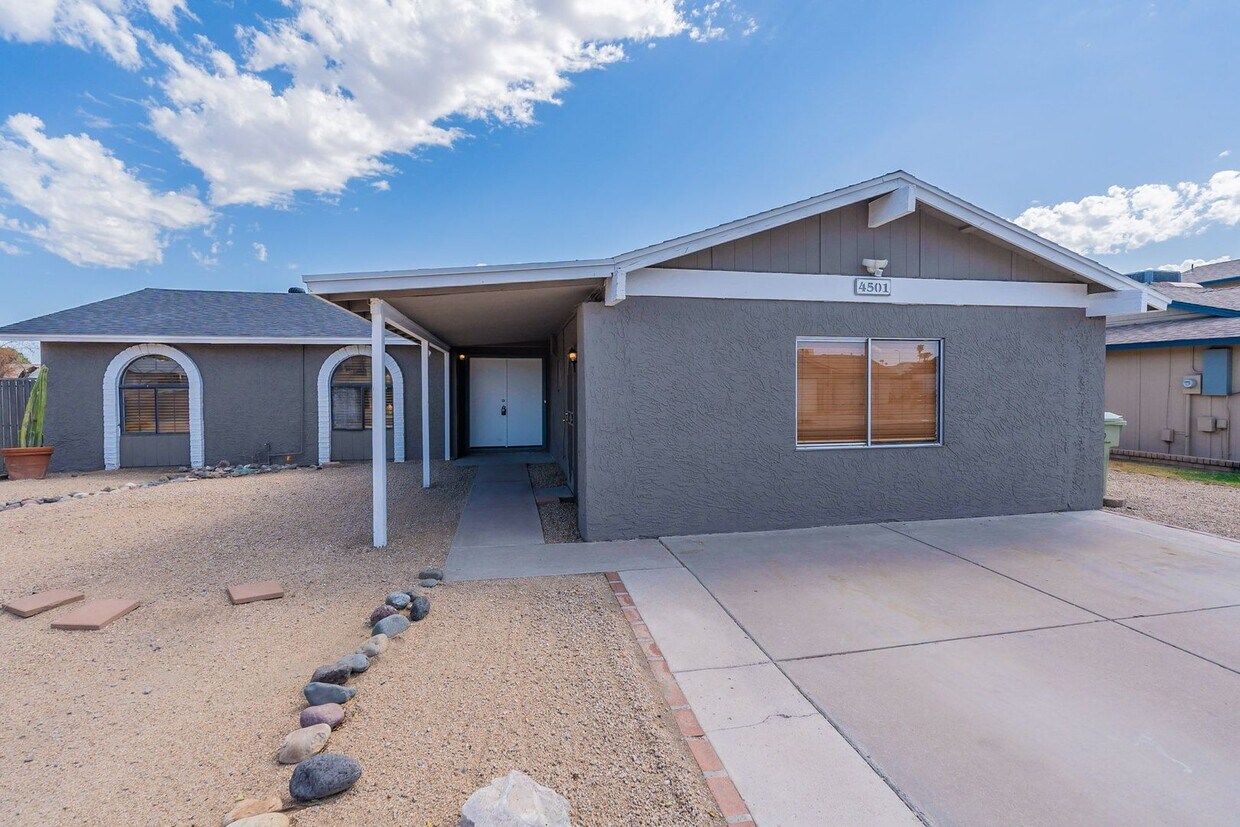 Primary Photo - Rare Find in Glendale: 4-Bedroom, 3-Bath w...