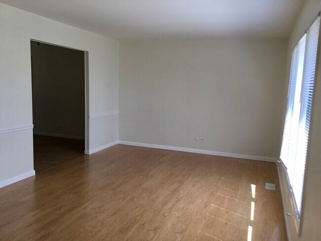 Building Photo - 1190 Lancaster Ct