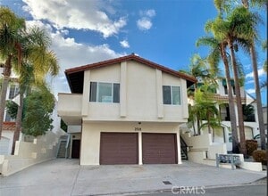 Building Photo - 258 Avenida Victoria