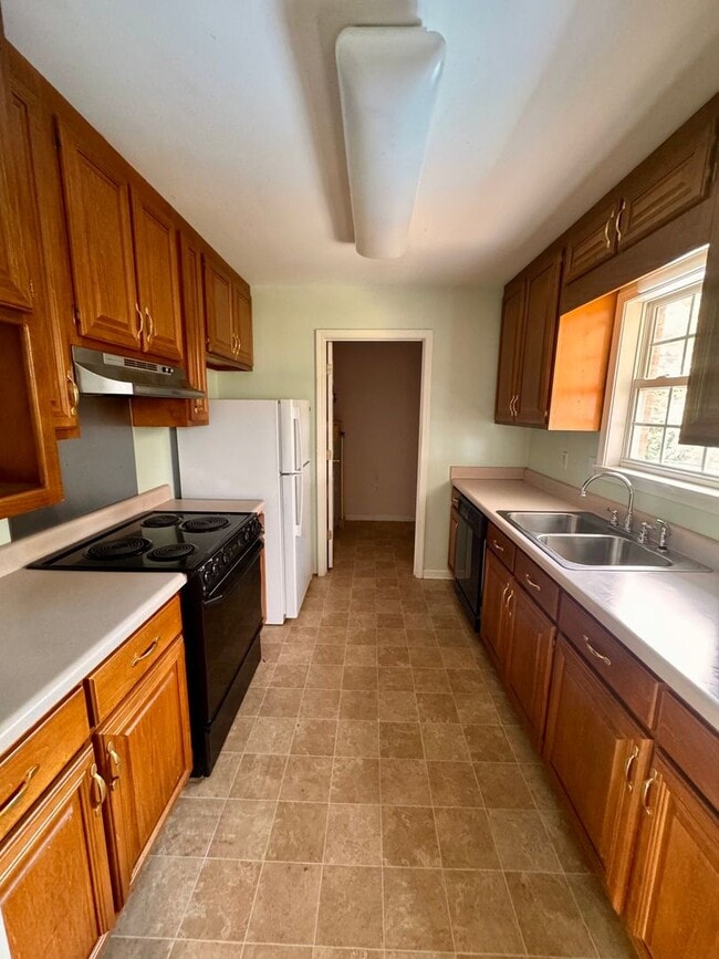 Building Photo - 1 Bed/1 Bath Home