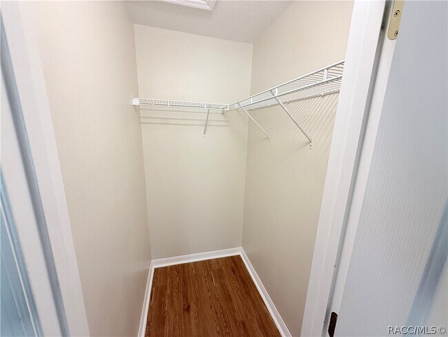 Foto del edificio - 9612 N Jackson Way