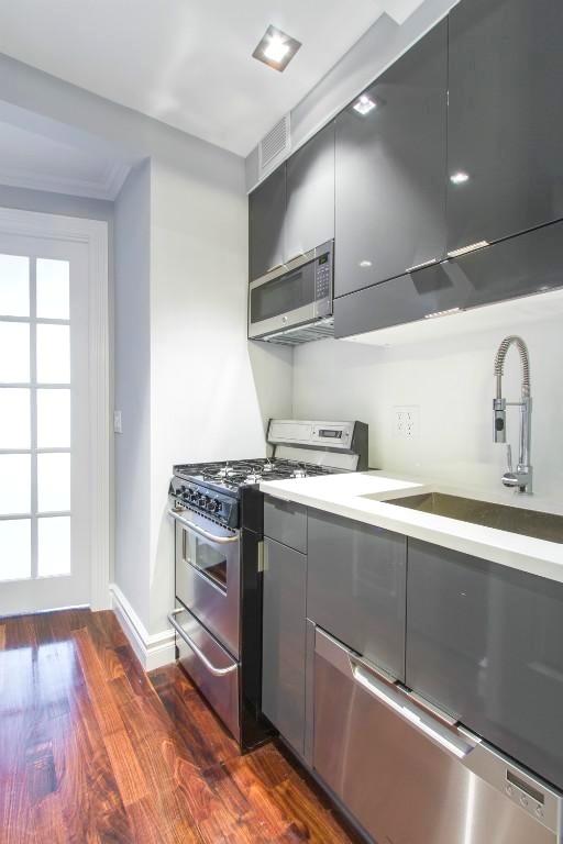 Kitchen - 124 Ridge St