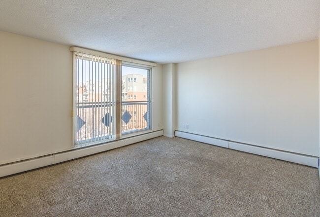 Building Photo - Central Court Apartments