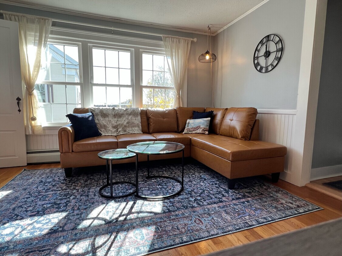 19 Barr St, Salem, MA 01970 Townhome Rentals in Salem MA